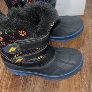 Kids snow boots